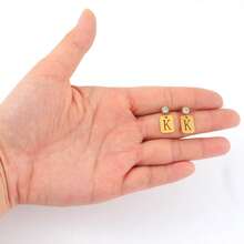 1对时尚不锈钢字母吊坠圆形耳环（女士款） - 金黃色 - 查看 3