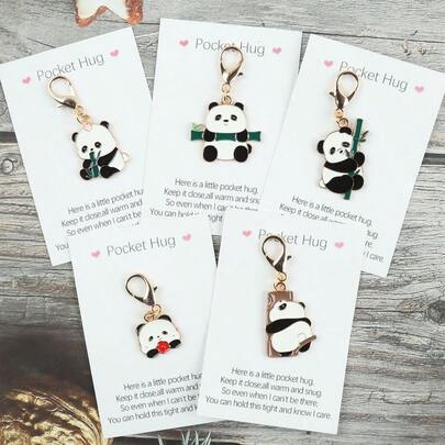 1 قطعة/5 قطع مجموعة سلاسل مفاتيح باندا جميلة، هدية احتضان جيبية، مصنوعة من سبيكة، مثالية للأعياد والهدايا، مناسبة للعائلة والأصدقاء، هدية | تصميم مضحك | سلسلة مفاتيح متينة، عيد ميلاد، هدية حفلة، هدية حفلة زخرفية.