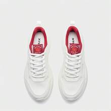 XTEP 男士休闲运动鞋，白色/亮红色 - 帆白/赫洋紅 - 查看 3