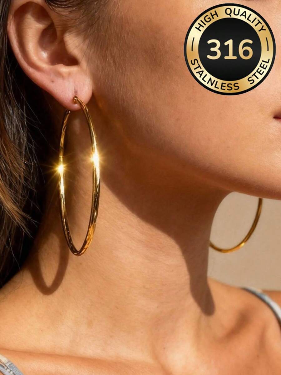 1对极简金色编织圆环耳环，采用优质316不锈钢材质，高级扭曲设计，低过敏性且不易褪色，醒目的大号耳环，简约优雅，适合日常佩戴或参加派对，是女士珠宝配饰，派对必备单品，也是情人节、周年纪念日或生日送给女孩的精致礼物之选。 - Silver twisted large hoop - 查看 1