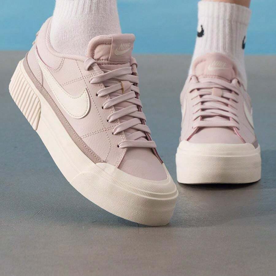Nike Giày trượt ván WMNS COURT LEGACY LIFT, cổ thấp, unisex, DM7590-602 - Đỏ đá phiến/Ngà nhạt/Vàng mạch nha - Xem 1