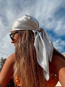 1条女士优雅休闲纯色方巾，波西米亚风格，可用作头巾、头饰或包装装饰，提供防晒保护，适合所有季节佩戴，也适合夏季海滩，非常适合日常搭配。 - 彩色 - 查看 3