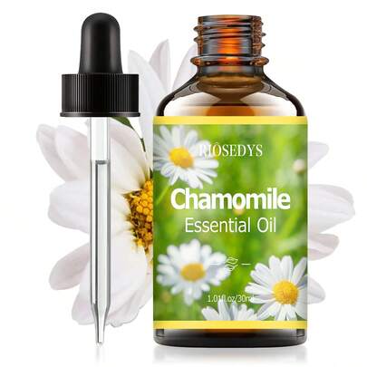 RIOSEDYS 30毫升洋甘菊精油。清新洋甘菊花香，适用于家用香薰机、卧室香氛和持久留香的芳香疗法。是香薰机、室内空气清新剂和车载香氛的理想之选。