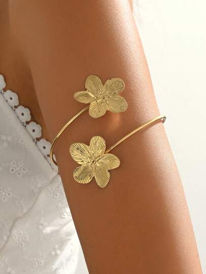 1pc Exaggerated Geometric Floral Cuff Bracelet For Women, Luxurious Style