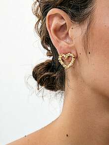 1 Pair Minimalist Heart-Shaped Earrings, Delicate & Versatile For Daily Casual And Commute Wear - Gold - View 5