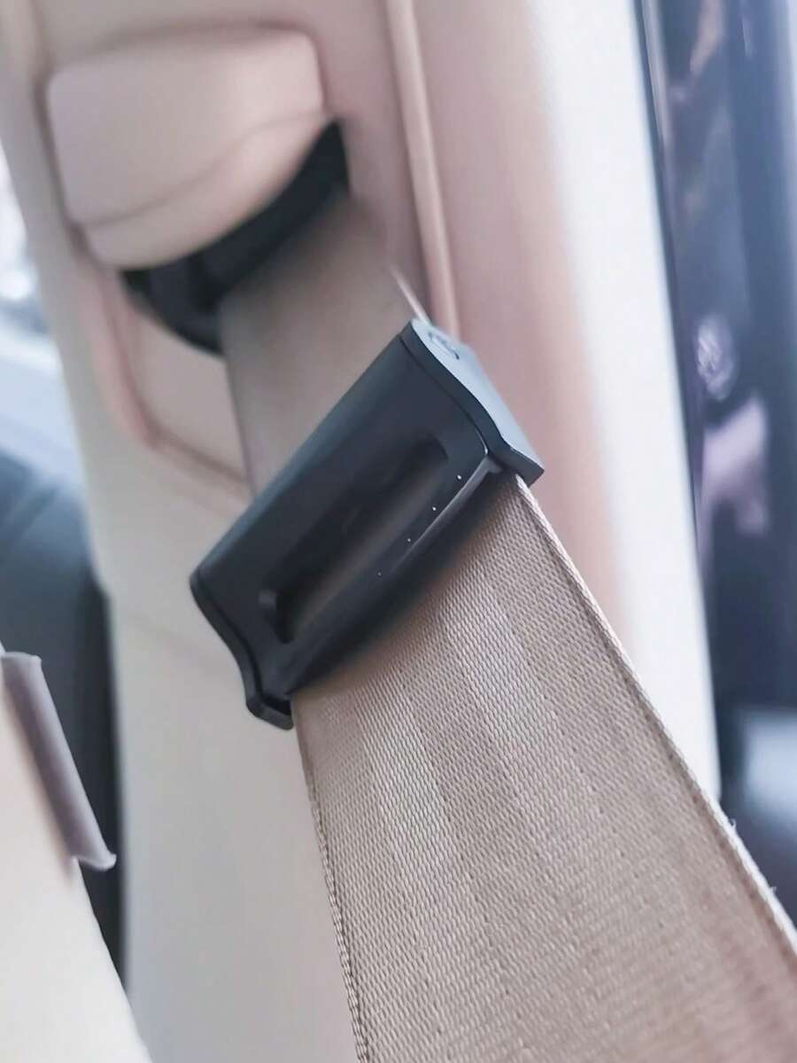 1-Pair Universal Car Seatbelt Limiters | Anti-Tension Adjusters | Suitable For All Car Models | High-Quality Anti-Slip Design - Seatbelt Adjuster - View 1