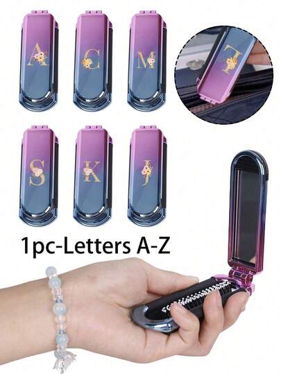 1 pieza Peine con cojín de aire y espejo, con estampado de flor dorada y letras A-Z en degradado de color. Peine y espejo plegable 2 en 1 compacto y portátil, multifuncional para peluquería, ideal para viajes, campamentos, oficina, viajes de negocios y actuaciones. Perfecto como artículo esencial para bolso o regalo de cumpleaños, fácil de llevar, excelente para viajar, volver a la escuela.
