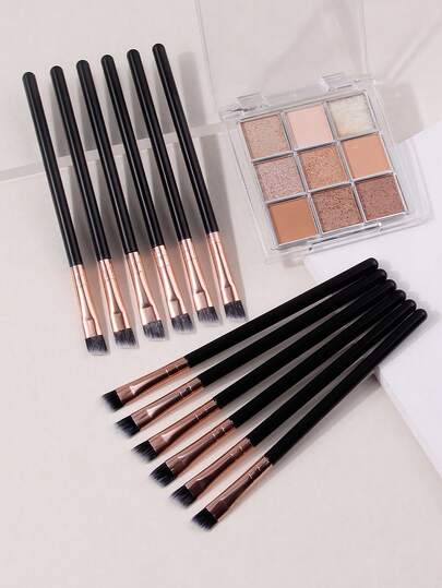 12件套专业眼部化妆刷套装，包括斜角软毛眼线刷、细节刷、眉刷，适合初学者，便携式化妆刷