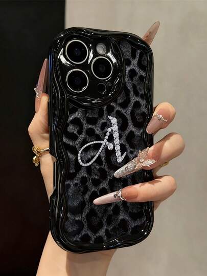 Funda de teléfono suave con estampado de leopardo y letras pintadas, nueva impresión plana con patrón de crema y negro, adecuada para IP17/IP17PROMAX/Iphone16//Iphone16pro/Iphone16promax/Iphone15/ XR /7p8p/P12promax/P13promax/P14PROMAX /P13/P14/P11/P12/P14, funda de teléfono gruesa y bonita con diseño de moda y protección para XS/S/XSMAX/78GES2