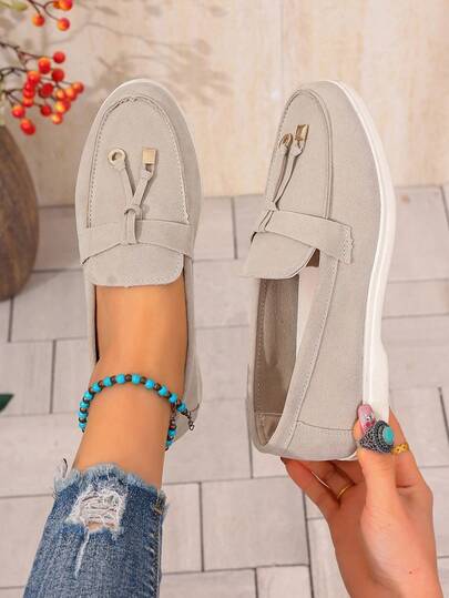 1 đôi giày bệt mũi nhọn mới dành cho nữ, chất liệu giả da lộn mềm mại, khóa kim loại trang trí, màu trơn, giày đi bộ nhẹ nhàng, thoải mái, phù hợp cho sinh hoạt hàng ngày, đi học, dạo phố, leo núi, giày thể thao đa năng, nhiều màu sắc để lựa chọn.