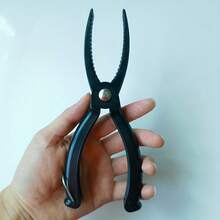 High-Quality Fish Control Pliers, Durable Anti-Slip Handle Fish Control Pliers, Fishing Pliers, Firm Grip - Essential Tools Anglers And Fishing Enthusiasts, Multi-Functional Plastic Pliers, Convenient To Carry Fishing Tools, Non-, No Power Required - 01 - View 4