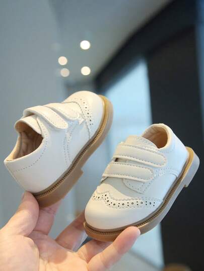 1 双幼儿雕花合成革圆头魔术贴平底牛津鞋，英伦风，适合日常穿着、上学、户外活动 [请根据实际厘米尺寸选择尺码]