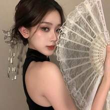 黑色羽毛折扇，中式汉服旗袍配饰，中国风新款中式舞蹈扇，拍照道具装饰，户外，花园，旅行必备，便携必备，沙滩必备，毕业季，毕业典礼，毕业礼物，毕业赠礼，毕业礼物，毕业赠礼，祝贺毕业，祝贺毕业生，优秀毕业生，毕业典礼，毕业派对，户外必备，旅行便携，徒步必备，露营必备，便携工具，夏季必备，夏季便携 - A - 查看 11