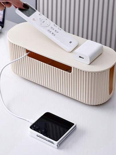 1个哑光白色收纳盒，适用于电源插座、浪涌保护器、充电器、适配器、电视和电脑线缆 - 家用/办公线缆管理盒，易于组装，采用PP塑料材质，保持线缆整齐有序，适合有宠物的家庭。