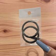 2 chiếc móc khóa carabiner lò xo kim loại hình tròn, khóa cài lò xo dùng cho leo núi, ví, móc chìa khóa, quai túi xách, phụ kiện ốp điện thoại, phụ kiện quần áo, đồ dùng cần thiết khi đi du lịch, phụ kiện trang trí túi xách, quà tặng giáo viên - màu đen - Xem 4
