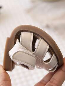 Dép xăng đan bảo vệ ngón chân cho bé gái, giày công chúa lấp lánh thời trang, dép đi biển đế mềm, dép xăng đan mùa hè thanh lịch cho trẻ em. - Màu be - Xem 8