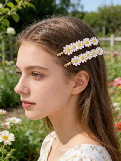 2PCS Fresh And Sweet Daisy Metal Hair Clips, Perfect For Teenagers, And Great For Side Bangs And Wispy Hair; These Clips Won't Damage Your Hair.