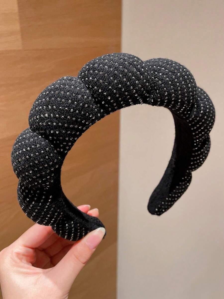 1 chiếc băng đô xốp đính đá cao cấp màu đen thời trang, băng đô spa dùng để rửa mặt hoặc trang điểm, băng đô xốp cho tiệc tùng, mua sắm, hẹn hò, tiện lợi và nhẹ nhàng, phù hợp cho mọi mùa, quà tặng phụ kiện tóc cho lễ hội, kỳ nghỉ biển, hẹn hò, đi làm, dễ dàng tạo kiểu tóc sành điệu, phụ kiện thiết yếu! Phụ kiện tóc làm đẹp tại nhà, băng đô cài tóc.