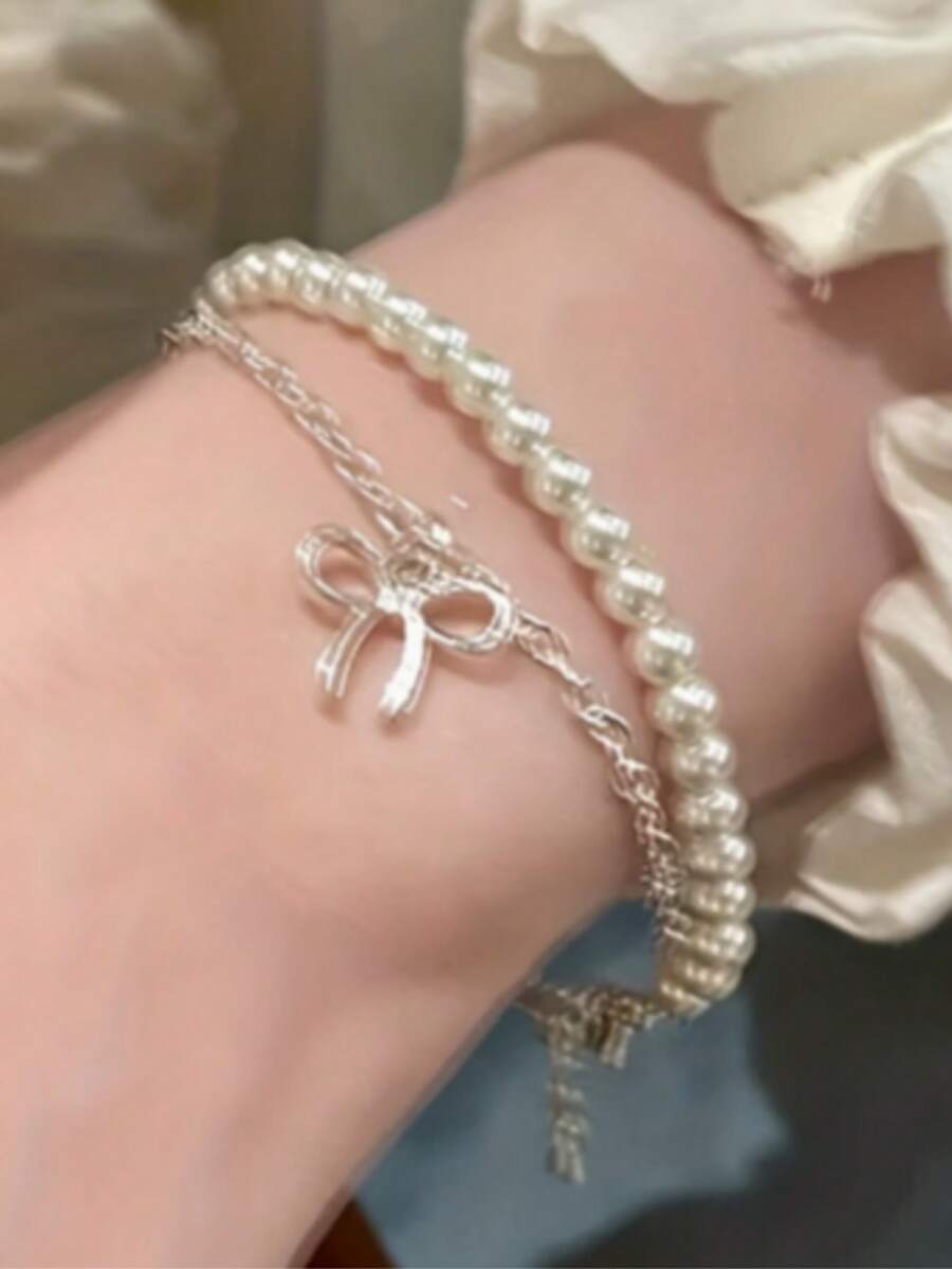 这是一种优雅精致的舞蹈节奏，由诸多细节构成，展现出一种优美高贵的姿态。这是一个重新定义、收缩和立法的过程，与我们的日常生活或皇室生活息息相关。 - 銀色 - 查看 1