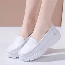 Zapatos planos sin cordones para mujer, zapatos de enfermera, tenis blancos de estilo universitario, zapatos de trabajo de unicolor, zapatos de suela blanda antideslizante y duradera de cuero minimalista, tenis casuales súper ligeros - Blanco - Ver 10