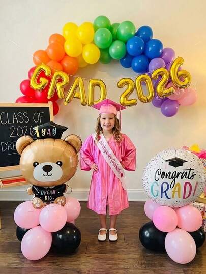 84 piezas/Set Decoración de fiesta de graduación 2026, Conjunto de globos de látex de colores (globos de látex rojo/naranja/amarillo/verde/azul/morado/rosa claro/negro), globo de oso de graduación gigante de papel de aluminio, globo de letra de oro "GRAD 2026" de 16", globo de papel de aluminio "Feliz graduación" de 18", adecuado para la ceremonia de graduación 2026