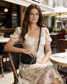 Michael Kors Túi đeo vai nữ MK Jet Set, túi xách nhỏ có dây đeo điều chỉnh được. - màu đen - Xem 4