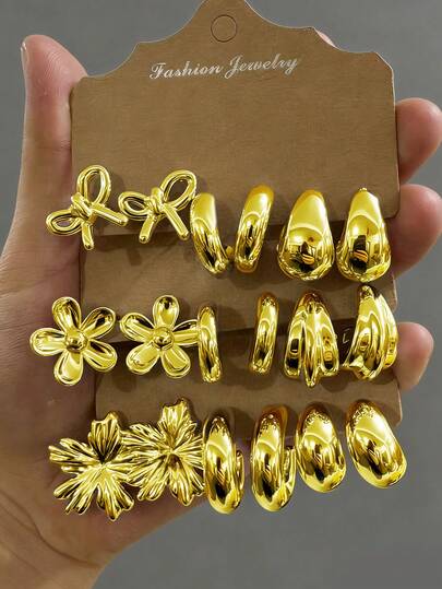 18件套金色时尚可爱女士耳环套装（蝴蝶结、向日葵、梅花、C形月亮、水滴），适合与朋友聚会和日常佩戴，是送给女朋友的绝佳礼物。