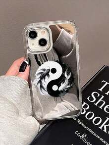 1pcLuxury Fashionable Full-Screen Yin-Yang With Koi Fish Pattern Mirror Anti-Fall Sleeve Phone Case. Makeup Cover, Compatible With  17/17Air/17Pro/17ProMax, 16/16Plus/16ProMax, 15. 14, 13, 12, 11 Series,, Halloween, Christmas And Thanksgiving Gifts For Friends And Family. Phone Case Design, Glossy Shiny Phone Case, Textured Phone Case, Phone Cover Cute, Colorful Phone Case, Mini Phone Case, Fun Phone Case, Couple Style, Festive Accessory, Holiday Gift, Uv Printed Design, Shockproof Cover.  17 Pro Max Case  17 Case  17 Pro Case  17 Plus Case Phone Cases - 1pc - 查看 3