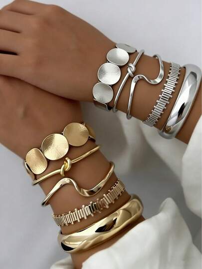 5pcs/Set Vintage Luxury Geometric Pattern Wide Metal Bangle Set, Bohemian Style Bracelet Set, Multi-Layer Metal Bracelets, Exaggerated Textured Disc And Wave Bracelets, Multilayer Stackable Jewelry Suitable For Daily Wear And Gifts For Women
