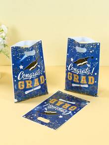 50 piezas Bolsas de regalo para la temporada de graduación, bolsas de embalaje de regalo con patrón de birrete y certificado, bolsas de regalo pequeñas para fiesta de graduación, felicitaciones por la graduación, felicitaciones por la graduación, decoración de feliz graduación, regalos de graduación 2026, decoración de mesa para celebración de graduación, bolsas de recuerdo para la temporada de graduación, bolsas de dulces para fiesta de graduación, suministros de embalaje de cocina para la temporada de graduación, decoración interior de graduación, decoración del hogar de graduación, regalos pequeños para fiesta - Temporada de graduación azul y dorada - Ver 3