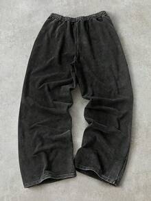 Calça de moletom masculina com estampa de letras e cintura ajustável com cordão, ideal para uso casual diário ou esportes. - Preto - Ver 2