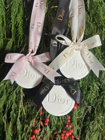 Valentine's Day Scented Sachet, Scented Tablet, Scented Bag. Decorative Pendant, Hanging Decor. Long-Lasting Fragrance, Decorative Pendant, Long-Lasting Fragrance Clothing Fragrance Pendant, Suitable For Wardrobe And Bedroom, Applicable Scenarios: Car, Kitchen, Living Room, Bedroom, Wardrobe, Shoe Cabinet, Back To School, Bathroom, Gifts, Halloween, Mother's Day, Father's Day, Wedding, Decoration, Holidays, Birthday Gifts