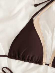 Bikini de dos piezas con escote halter y copa triangular, edición de junio de la serie Sunshine Girl 2026 para mujer, color beige y contraste. Traje de baño de vacaciones. - Blanco - Ver 10