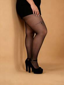 1 đôi quần tất đen mỏng cỡ lớn với họa tiết nơ ruy băng ở đùi, chi tiết nơ gợi cảm, thích hợp mặc hàng ngày. - Nơ ruy băng đen ở đùi - Xem 1
