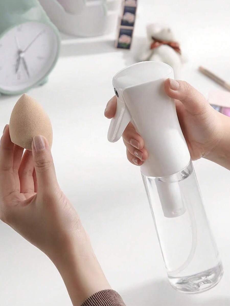 1pc 200ml/300ml/500ml Refillable Fine Mist Spray Bottle With Atomizer Pump, Suitable For Kitchen, Living Room, Bathroom, Garden - Multicolor - View 1