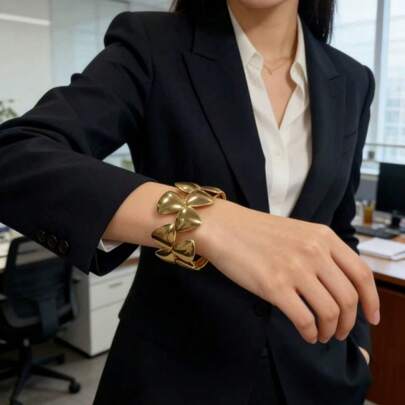 New Arrival Iron Open Bangle Bracelet, Fashionable & Versatile Gold 5-Petal Clover Decor Accessory