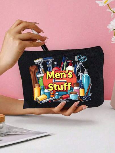 男士化妆包 - 一款印有“男士用品”字样的可重复使用旅行收纳包，白色，饰有色彩缤纷的化妆品和洗漱用品图标，适合日常使用，是度假必备，也是送给父亲、祖父或任何男士的生日礼物。休闲化妆包，设计趣味十足，拉链结实耐用，是父亲节礼物、节日礼物、生日礼物、教师节礼物、返校季礼物的理想之选。