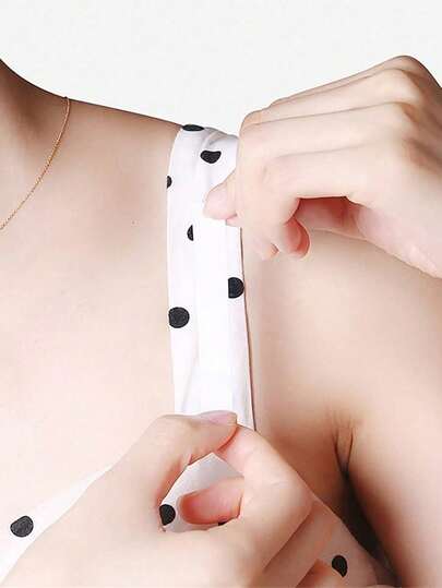 Kẹp quần áo vô hình che ngực, miếng dán chống trượt cổ áo, băng dính quần áo đa năng cho trang phục hở vai.