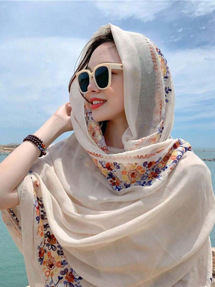 1pc Summer Sunscreen Desert Windproof Head Wrap: Elegant Flower Embroidery Scarf Classic Solid Color Shawl Casual Bandana - Desert Tour Chiffon Shawl, Beach Scarf, Thin Vacation Wrap For Women Boho Bandana,Hair Band,Head Band Ideal For Dressing Up Your Look - 彩色 - 查看 1