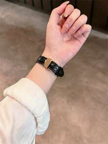 1Smm、20mm、22mm 新款人造皮革手錶錶帶，時尚通用替換錶帶，相容於 GalaxyWatch6 540mm 4mm、GalaxyWatch5Pro、Galaxy Active2、WatchG4、GT4、GT3、GT2Pro，舒適設計，專為女性打造 - 黑金工扣 - 查看 4