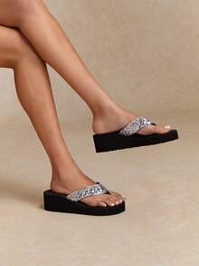 Tropiscape 2025 新款女式夏季坡跟人字凉鞋，配闪亮亮片 - 銀色 - 查看 1