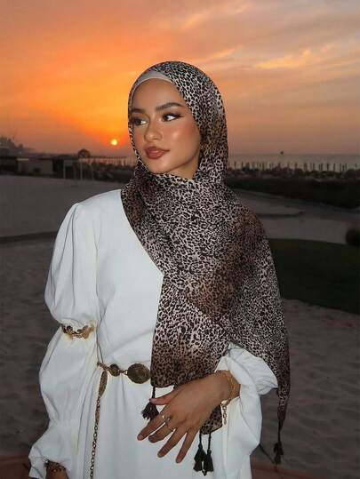 1 pieza Bufanda con estampado de leopardo y flecos de estilo bohemio para mujer, elegante y casual. Se puede usar como pañuelo para la cabeza o chal, brinda protección solar, adecuado para todas las estaciones, también adecuado para la playa en verano
