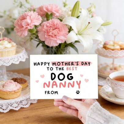 Một tấm thiệp Ngày của Mẹ đáng yêu dành cho những người chăm sóc chó - Bao gồm lời nhắn nhủ chân thành "Gửi người chăm sóc chó tuyệt vời nhất" và một bài thơ tình yêu. Đây là món quà sinh nhật hoặc quà cảm ơn hoàn hảo dành cho bà và những người yêu chó.