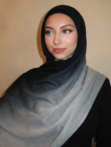 1件波西米亚风水彩印花头巾/围巾，适合女性，适合户外和日常佩戴，可搭配面纱服饰。 - 黑灰漸變 - 查看 3