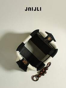 JNI JLI Beige & Black Striped Clutch Purse With Wooden Bead & Ring Detail Women Stylish Handbag Cross Body Bag Travel Essential Casual Daily Use Bags Vintage Sling Bag Fashion Handbags Mini Purses Practical Shoulder Bag Clutch Bag Ladies Daily Purse Versatile Crossbody Shoulder Bag Spacious Evening Bag Must-Have Outfit Accessory Everyday Use Fashion Purse Casual Style Shoulder Bag - Màu be - Xem 5