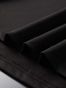 Disney Mickey Mouse Comic Print V-Neck T-Shirt, Casual Short Sleeve Top For Women, Spring/Summer Collection, Officially Licensed, Perfect Gift Idea, Casual Wear | Playful Design | Graphic Tee - Noir - Voir 3