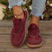 2026春季新款复古休闲透气平底鞋，学生百搭运动鞋 - 酒紅色 - 查看 4