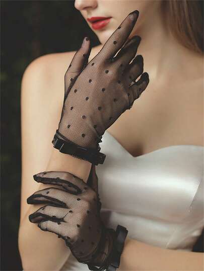 1 Pair Sexy Lace Mesh Women's Summer Sheer Gloves, Suitable For Wedding Dresses. Can Be Paired With Short Fingerless Gloves.,Beach