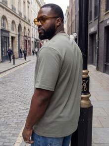 Plus Size Solid Color Casual Short Sleeve T-Shirt, Round Neck Basic Tee, Suitable For All Seasons - Olive Green - View 2