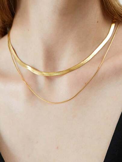 两件套不锈钢项链套装，时尚简约蛇骨链和刀片链叠戴项链，优雅百搭的颈链，适合女孩和女士佩戴。